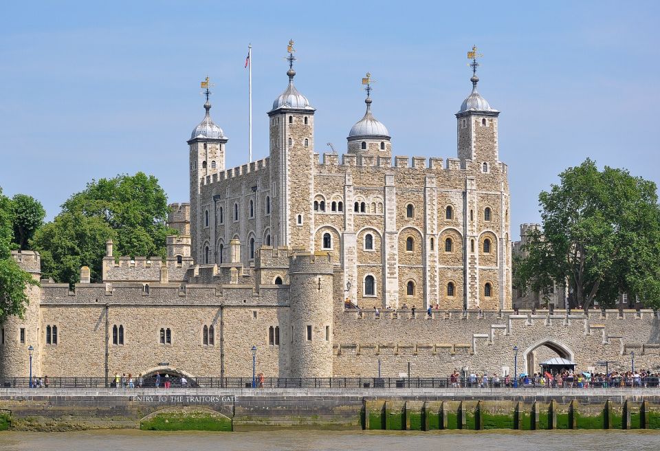 Successful hybrid visitor guides for Historic Royal Palaces